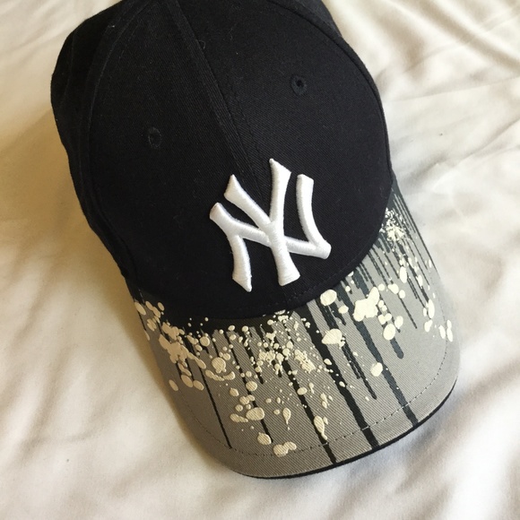 New Era Other - Yankees Baseball Cap Paint Splatter Bill EUC